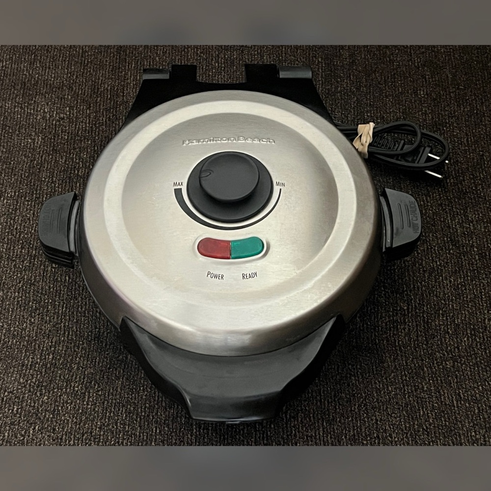 Hamilton Deep Dish Waffle Maker Silver Color